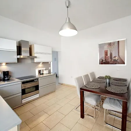 Gladstonos 3 Apartment Limassol