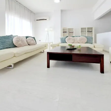 Apartment Gladstonos 3 *
